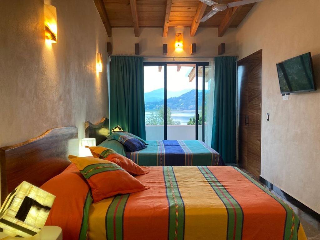 Hospedaje Anturios Valle De Bravo Bagian luar foto